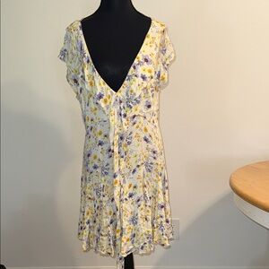 Chic Floral V-Neck Mini Dress